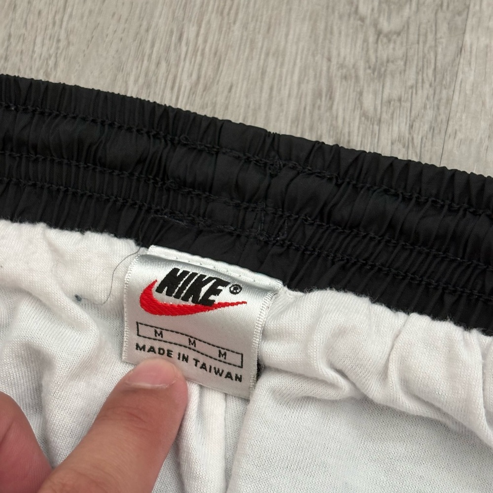 Vintage 90s Nike Men’s Black Nylon Joggers Track Pants Size Medium - Picture 3 of 4